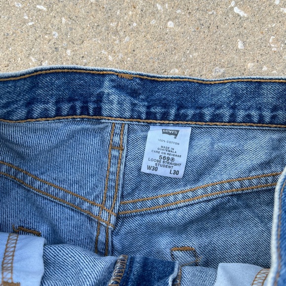 vintage levi’s shorts - Picture 3 of 3